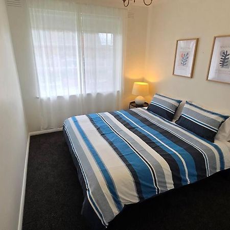 Elsternwick Easy Living - 2 Bedroom Sleeping 4 メルボルン エクステリア 写真