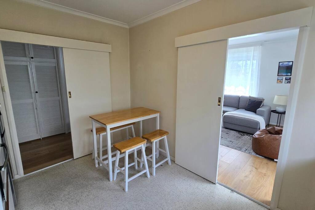 Elsternwick Easy Living - 2 Bedroom Sleeping 4 メルボルン エクステリア 写真