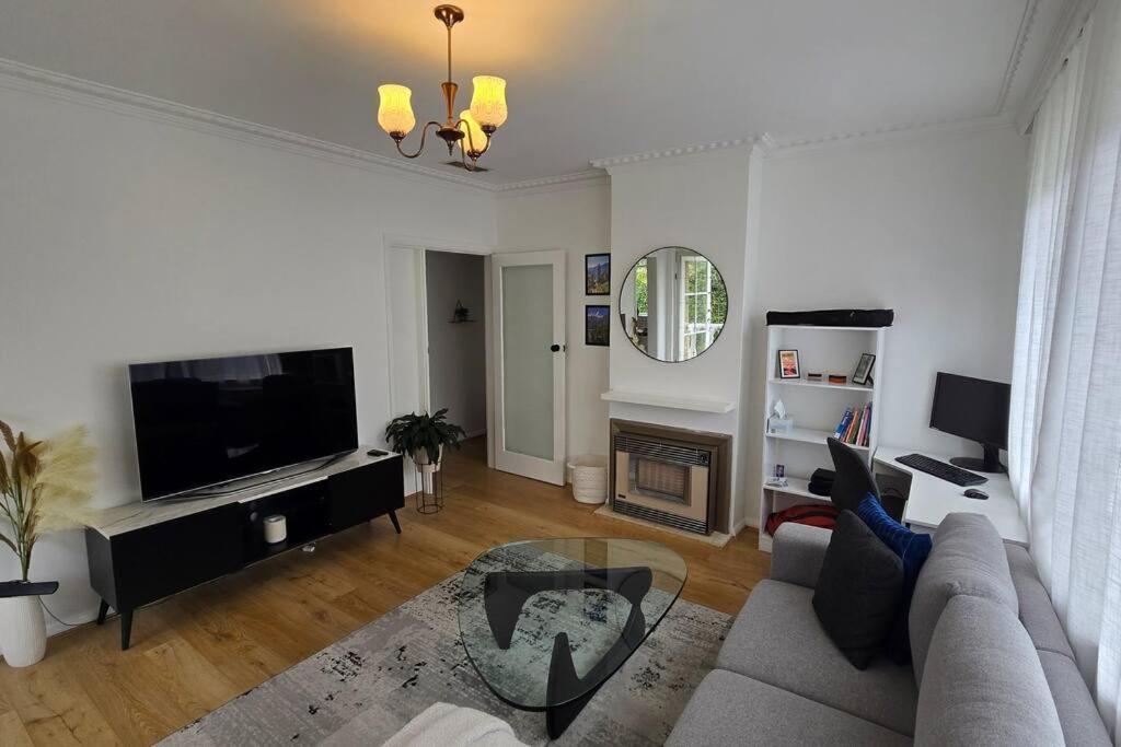 Elsternwick Easy Living - 2 Bedroom Sleeping 4 メルボルン エクステリア 写真