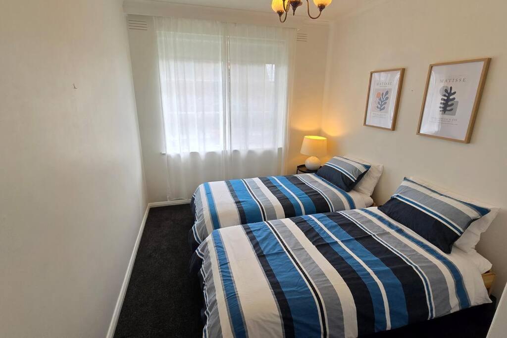Elsternwick Easy Living - 2 Bedroom Sleeping 4 メルボルン エクステリア 写真